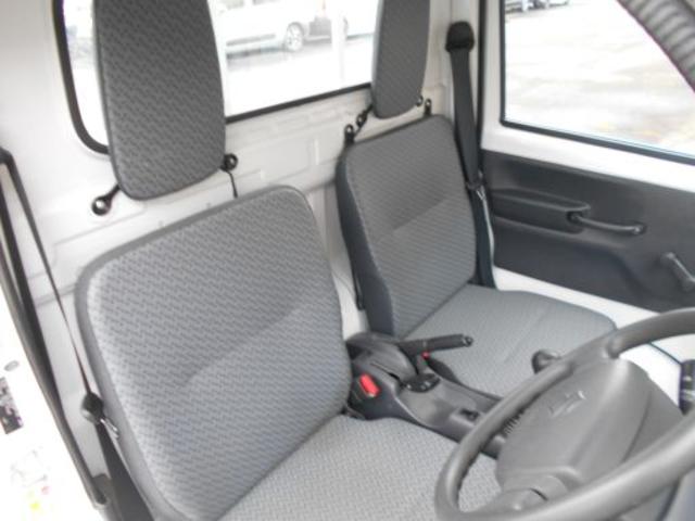 キャリイトラック ＫＣパワステ農繁仕様　４ＷＤ　パワステ　デフロック　荷台作業灯　チェーン　ＭＴ　運転席エアバッグ（7枚目）