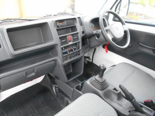 キャリイトラック ＫＣパワステ農繁仕様　４ＷＤ　パワステ　デフロック　荷台作業灯　チェーン　ＭＴ　運転席エアバッグ（8枚目）