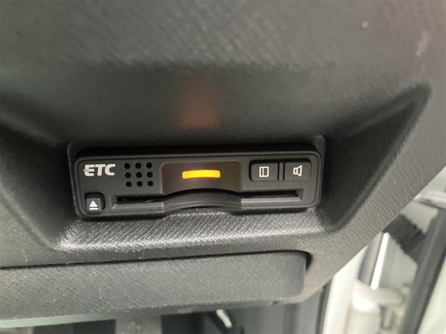 ステップワゴンスパーダ Ｚ　クールスピリット　純正ナビ　フルセグＴＶ　ＤＶＤ　ＣＤ録音　Ｂｌｕｅｔｏｏｔｈ　バックカメラ　両側パワースライド　ＨＩＤヘッドランプ　クルコン　ＥＴＣ　パドルシフト　ハーフレザーシート　１７インチアルミ　スマートキー（12枚目）