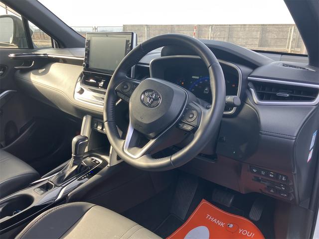 カローラクロス ハイブリッド　Ｚ　４ＷＤ　純正９インチディスプレイオーディオ　パノラマビューモニター　ドラレコ前後　ＥＴＣ　ＡＣ１００Ｖ電源　寒冷地仕様　衝突軽減装置　レーダークルコン　ＬＥＤヘッド／フォグランプ　シートヒーター（2枚目）