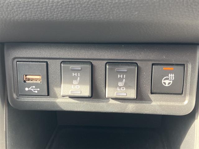 カローラクロス ハイブリッド　Ｚ　４ＷＤ　純正９インチディスプレイオーディオ　パノラマビューモニター　ドラレコ前後　ＥＴＣ　ＡＣ１００Ｖ電源　寒冷地仕様　衝突軽減装置　レーダークルコン　ＬＥＤヘッド／フォグランプ　シートヒーター（10枚目）