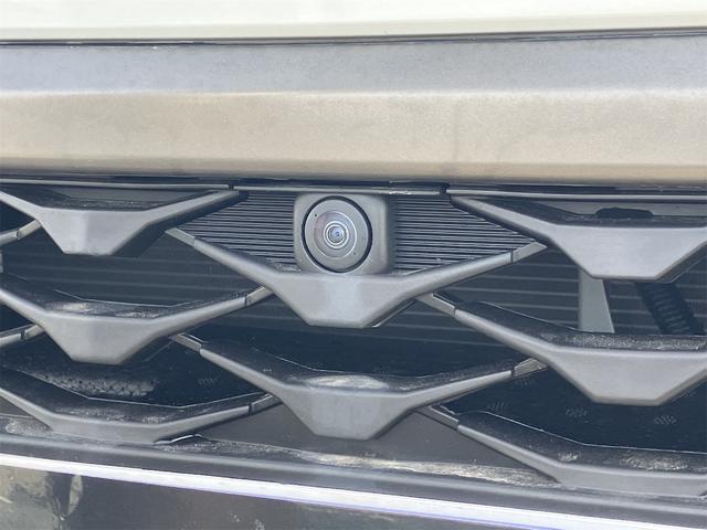 カローラクロス ハイブリッド　Ｚ　４ＷＤ　純正９インチディスプレイオーディオ　パノラマビューモニター　ドラレコ前後　ＥＴＣ　ＡＣ１００Ｖ電源　寒冷地仕様　衝突軽減装置　レーダークルコン　ＬＥＤヘッド／フォグランプ　シートヒーター（15枚目）