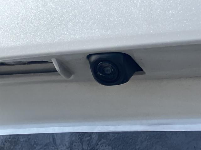 カローラクロス ハイブリッド　Ｚ　４ＷＤ　純正９インチディスプレイオーディオ　パノラマビューモニター　ドラレコ前後　ＥＴＣ　ＡＣ１００Ｖ電源　寒冷地仕様　衝突軽減装置　レーダークルコン　ＬＥＤヘッド／フォグランプ　シートヒーター（20枚目）