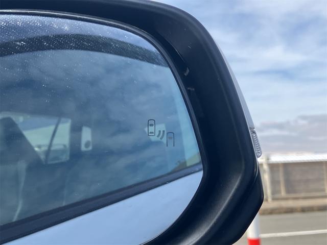 カローラクロス ハイブリッド　Ｚ　４ＷＤ　純正９インチディスプレイオーディオ　パノラマビューモニター　ドラレコ前後　ＥＴＣ　ＡＣ１００Ｖ電源　寒冷地仕様　衝突軽減装置　レーダークルコン　ＬＥＤヘッド／フォグランプ　シートヒーター（24枚目）