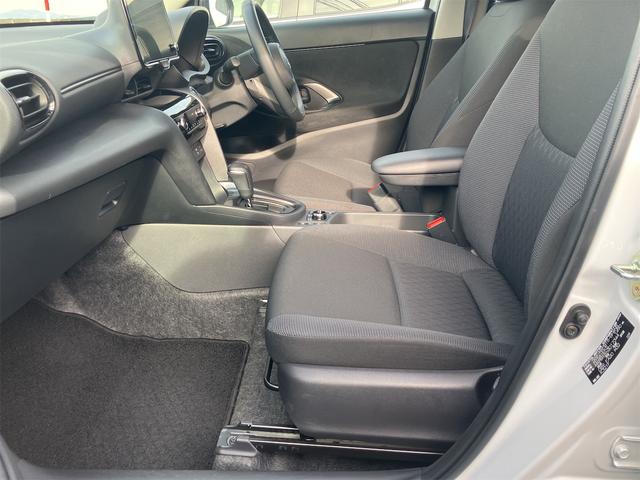 ヤリスクロス Ｇ　４ＷＤ　８インチ純正ディスプレイオーディオ　ナビ　フルセグＴＶ　Ｂｌｕｅｔｏｏｔｈ　バックモニター　ＥＴＣ　衝突軽減装置　レーダークルコン　寒冷地仕様　ミラーヒーター　オートハイビーム　１６ＡＷ（50枚目）