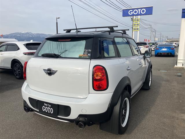 ＭＩＮＩ クーパーＤ　クロスオーバー　オール４　４ＷＤ　社外オーバーフェンダー　オールテレンタイヤ　バンパーガード　ＢＡＴＴＬＥＺマフラー　社外ナビＴＶ　バックカメラ　ナビＴＶ　バックカメラ　ドラレコ前後　ＥＴＣ　ＬＥＤヘッドランプ　スマートキー（19枚目）