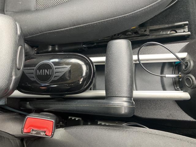 ＭＩＮＩ クーパーＤ　クロスオーバー　オール４　４ＷＤ　社外オーバーフェンダー　オールテレンタイヤ　バンパーガード　ＢＡＴＴＬＥＺマフラー　社外ナビＴＶ　バックカメラ　ナビＴＶ　バックカメラ　ドラレコ前後　ＥＴＣ　ＬＥＤヘッドランプ　スマートキー（37枚目）