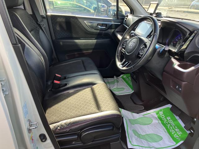 Ｎ－ＷＧＮカスタム Ｇ・Ａパッケージ　４ＷＤ　衝突被害軽減ブレーキ　ナビＴＶ　ＣＤ　Ｂｌｕｅｔｏｏｈ　バックカメラ　ハーフレザーシート　ＨＩＤヘッドランプ　クルーズコントロール　イオンエアコン　純正１４インチアルミ（11枚目）