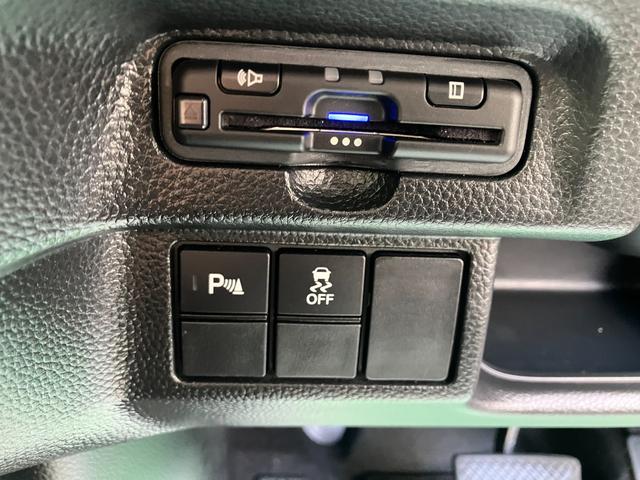 Ｎ－ＢＯＸカスタム ＥＸターボ　４ＷＤ　ホンダセンシング　純正８インチナビ　フルセグＴＶ　ＤＶＤ　Ｂｌｕｅｔｏｏｔｈ　バックカメラ　リモコンエンジンスターター　ＥＴＣ　ドラレコ前後　ヒーター付ハーフレザーシート　両側電動スライドドア（21枚目）