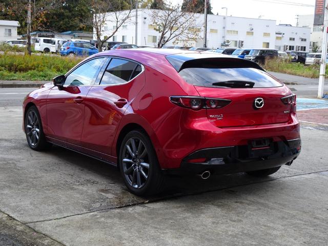 ＭＡＺＤＡ３ファストバック ＸＤバーガンディ　セレクション　４ＷＤ　全周囲カメラ　パワーシート　ドライブレコーダー　ＥＴＣ　オートクルーズコントロール　レーンアシスト　１８インチアルミホイール　衝突被害軽減システム　衝突安全ボディ　ＵＳＢ入力端子　革シート（5枚目）