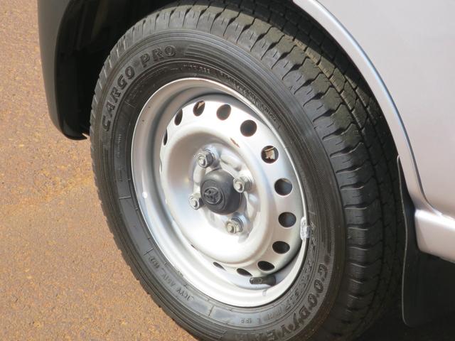 デラックス 4WD インパネ5MT キーレス エアコン パワステ(18枚目)