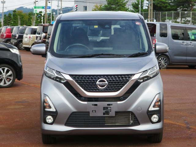 デイズ ハイウェイスター　Ｘ　４ＷＤ　ナビ　バック周辺カメラ　プッシュスタート　オートエアコン・ライト　ベンチシート　シートヒーター（2枚目）