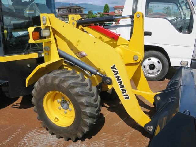 日本 ヤンマー ミニホイールローダー V3-6 H27年式(9枚目)