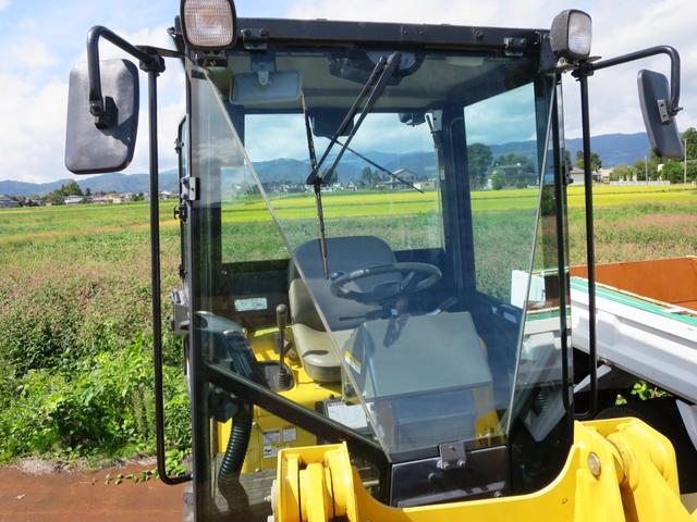 日本 ヤンマー ミニホイールローダー V3-6 H27年式(12枚目)