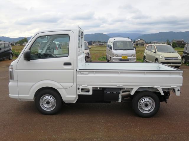 キャリイトラック KCエアコン・パワステ 4WD 衝突安全 ソナー オートライト キーレス 5MT 届出済未使用車(5枚目)
