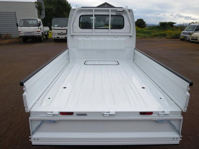 キャリイトラック KCエアコン・パワステ 4WD 衝突安全 ソナー オートライト キーレス 5MT 届出済未使用車(7枚目)