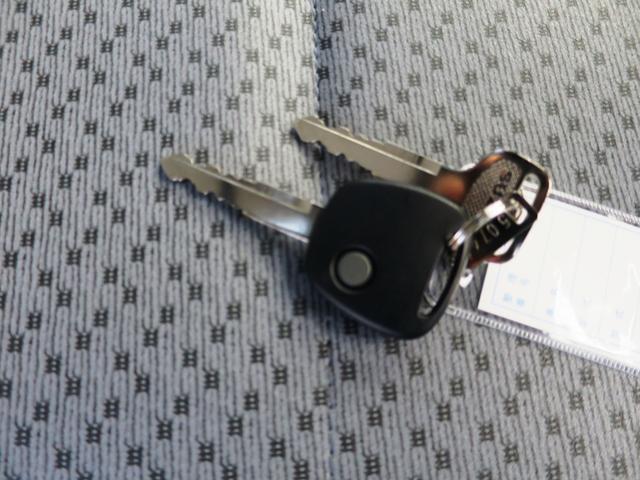 キャリイトラック KCエアコン・パワステ 4WD キーレス 衝突安全 レーン監視 ソナー エアコン 届出済未使用車(17枚目)