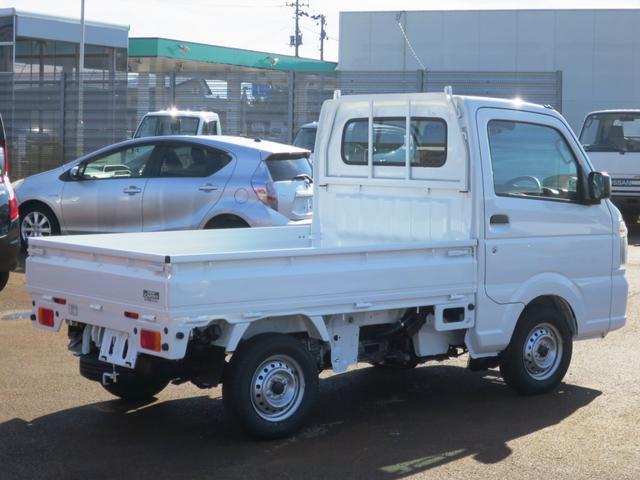 キャリイトラック ＫＣエアコン・パワステ　４ＷＤ　フロア５ＭＴ　衝突安全　ソナー　キーレスエントリー　ＡＢＳ　届出済未使用車（3枚目）