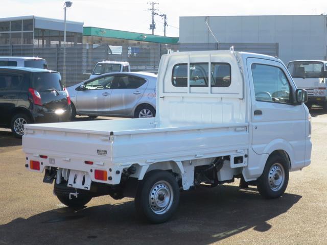 キャリイトラック ＫＣエアコン・パワステ　４ＷＤ　フロア４ＡＴ　キーレスエントリー　衝突安全　ソナー　オートライト　ＡＢＳ　届出済未使用車（3枚目）