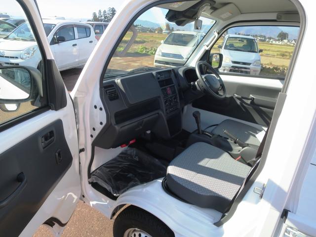 キャリイトラック ＫＣエアコン・パワステ　４ＷＤ　フロア４ＡＴ　キーレスエントリー　衝突安全　ソナー　オートライト　ＡＢＳ　届出済未使用車（6枚目）