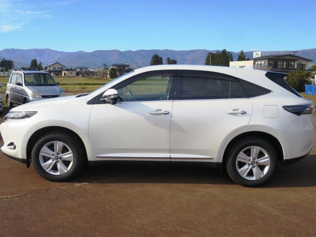 ハリアー エレガンス　４ＷＤ　ナビ　バックカメラ　プッシュスタート　オートエアコン・ライト　レザーシート・ハンドル（5枚目）