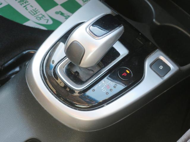 フィットハイブリッド Ｆ　４ＷＤ　バックカメラ　プッシュスタート　オートエアコン・ライト　スターター　新規格ＥＴＣ　フロア７ＡＴ（18枚目）