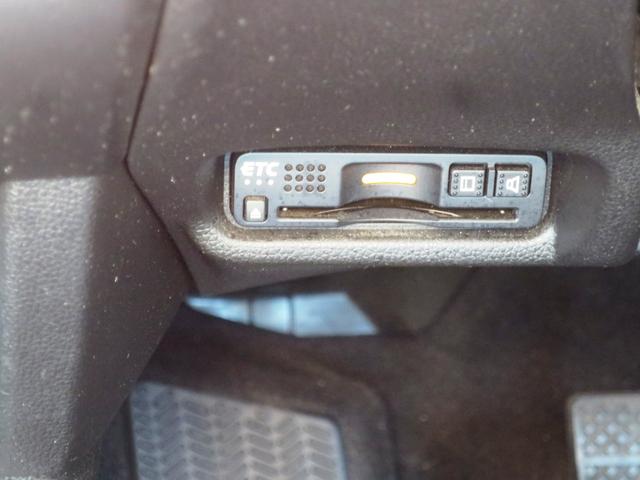 フィットハイブリッド Ｆ　４ＷＤ　バックカメラ　プッシュスタート　オートエアコン・ライト　スターター　新規格ＥＴＣ　フロア７ＡＴ（19枚目）