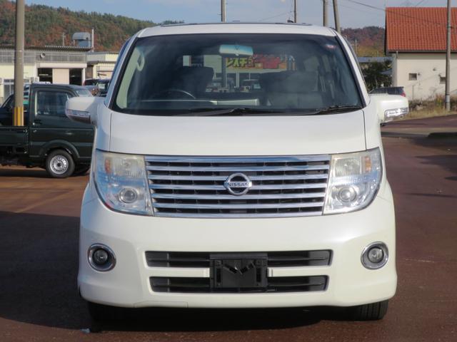 エルグランド ハイウェイスター　４ＷＤ　インパネ５ＡＴ　両電動スライド　３列シート８人乗り　ナビ　サンルーフ　後部席モニター　ＥＴＣ　オートエアコン・ライト（2枚目）