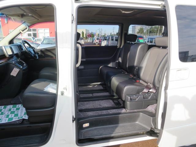 エルグランド ハイウェイスター　４ＷＤ　インパネ５ＡＴ　両電動スライド　３列シート８人乗り　ナビ　サンルーフ　後部席モニター　ＥＴＣ　オートエアコン・ライト（8枚目）