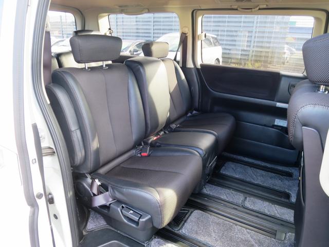 エルグランド ハイウェイスター　４ＷＤ　インパネ５ＡＴ　両電動スライド　３列シート８人乗り　ナビ　サンルーフ　後部席モニター　ＥＴＣ　オートエアコン・ライト（12枚目）