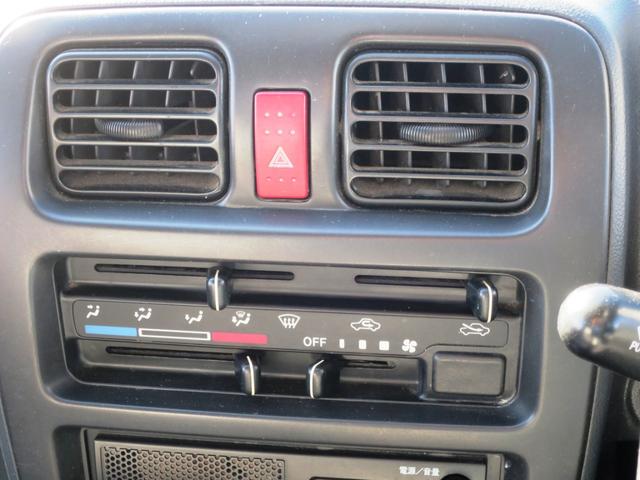 キャリイトラック ＫＣ　４ＷＤ　フロア５ＭＴ（12枚目）