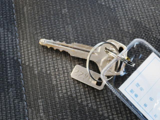 キャリイトラック ＫＣ　４ＷＤ　フロア５ＭＴ（15枚目）