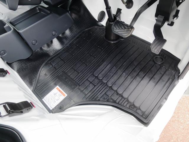 キャリイトラック ＫＣエアコン・パワステ　４ＷＤ　４ＡＴ　キーレス　衝突安全　ソナー　オートライト　届出済未使用車（17枚目）