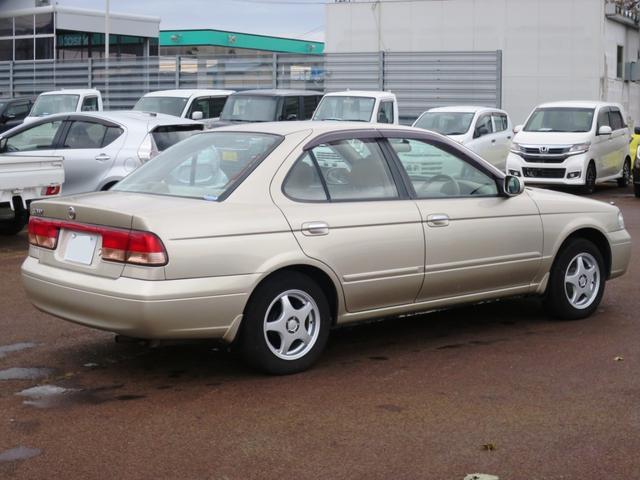 サニー EXサルーン 2WD フロア4AT キーレス カセットデッキ(3枚目)