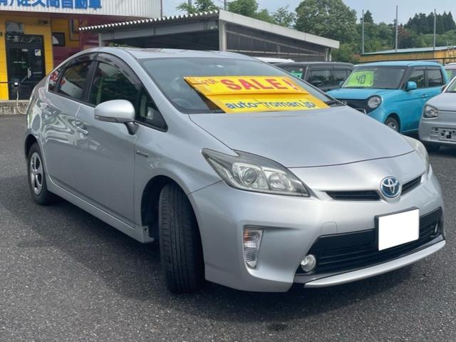 プリウス Ｓ　ナビ　ＣＤ　ＨＩＤ　アイドリングストップ　ＥＴＣ　スマートキー　アルミホイール　衝突安全ボディ　横滑り防止　運・助・サイドエアバッグ（4枚目）
