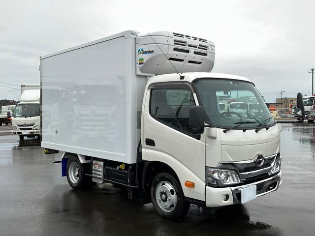 デュトロ 　東プレ　冷蔵冷凍車　－３０℃設定　サイド扉　ラッシングレール１段　積載量２０００ｋｇ　６速マニュアル　ターボ　未稼働車　ＥＴＣ　バックモニター（2枚目）