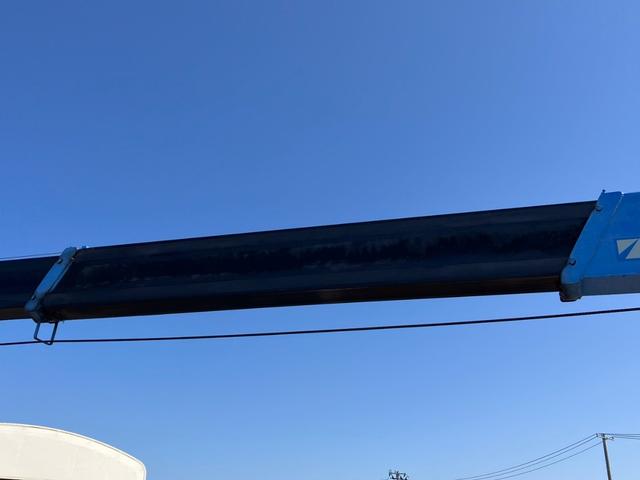 エルフトラック 　タダノ　４段クレーン（２．９３ｔ吊）　ラジコン　フックイン付　積載量３０００ｋｇ　リアアウトリガー　５速マニュアル　バッグカメラ（11枚目）