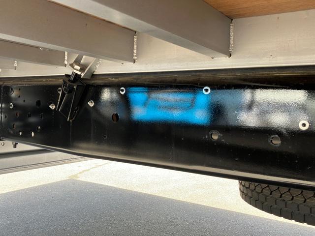 スーパーグレート 　ユニック　４段クレーン（２．９３ｔ吊）警報型　大型　積載量１１２００ｋｇ　床フック１６個　ラジコン付　未稼働車　ＥＴＣ　バッグモニター（16枚目）