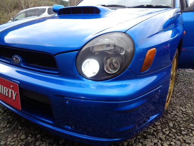 ＷＲＸ　ＳＴｉプロドライブスタイル　４ＷＤ　ＨＩＤ　ルーフベンチレーター　ブレンボキャリパー　大型リアウィング　ブースト計　ＣＤ　ＤＶＤ再生　６速ＭＴ　ターボ　キーレス(18枚目)