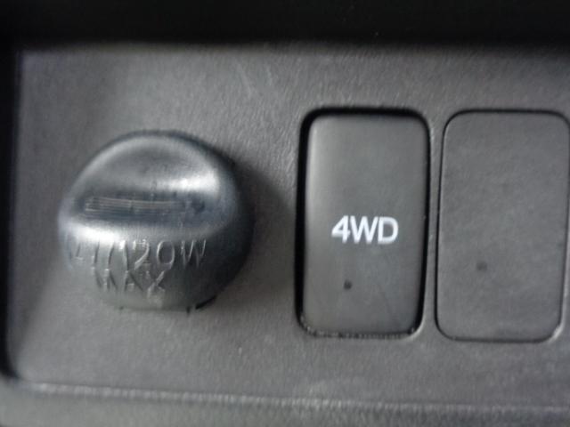 ハイゼットトラック スタンダード 4WD 5MT ABS エアコン パワステ レベライザー ラジオ 三方開 禁煙車 マッドガード 純正12インチホイール タイヤ深溝 シガーソケット(3枚目)