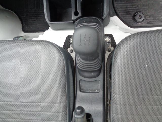 ハイゼットトラック スタンダード 4WD 5MT ABS エアコン パワステ レベライザー ラジオ 三方開 禁煙車 マッドガード 純正12インチホイール タイヤ深溝 シガーソケット(4枚目)