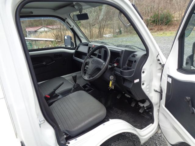 ハイゼットトラック スタンダード 4WD 5MT ABS エアコン パワステ レベライザー ラジオ 三方開 禁煙車 マッドガード 純正12インチホイール タイヤ深溝 シガーソケット(12枚目)