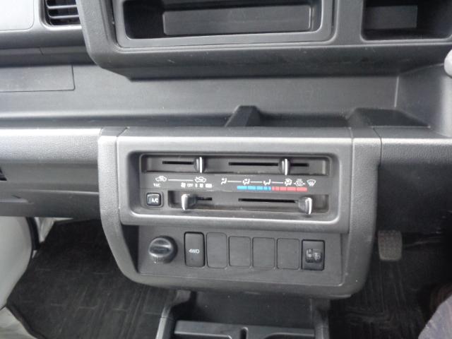 ハイゼットトラック スタンダード 4WD 5MT ABS エアコン パワステ レベライザー ラジオ 三方開 禁煙車 マッドガード 純正12インチホイール タイヤ深溝 シガーソケット(16枚目)