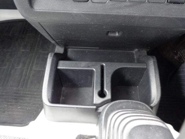 ハイゼットトラック スタンダード 4WD 5MT ABS エアコン パワステ レベライザー ラジオ 三方開 禁煙車 マッドガード 純正12インチホイール タイヤ深溝 シガーソケット(17枚目)
