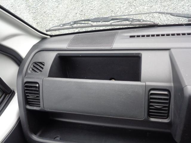 ハイゼットトラック スタンダード 4WD 5MT ABS エアコン パワステ レベライザー ラジオ 三方開 禁煙車 マッドガード 純正12インチホイール タイヤ深溝 シガーソケット(18枚目)