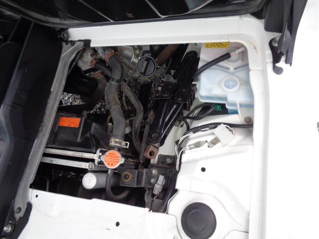 ハイゼットトラック スタンダード 4WD 5MT ABS エアコン パワステ レベライザー ラジオ 三方開 禁煙車 マッドガード 純正12インチホイール タイヤ深溝 シガーソケット(24枚目)