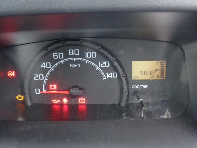 ハイゼットトラック スタンダード 4WD 5MT ABS エアコン パワステ レベライザー ラジオ 三方開 禁煙車 マッドガード 純正12インチホイール タイヤ深溝 シガーソケット(25枚目)