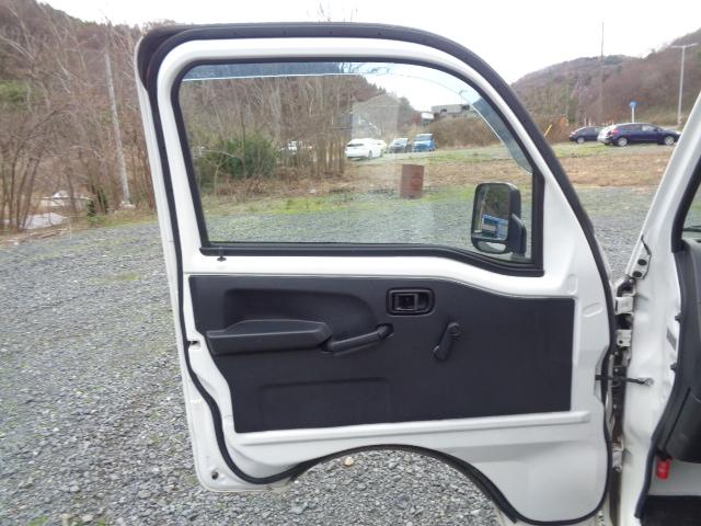 ハイゼットトラック スタンダード 4WD 5MT ABS エアコン パワステ レベライザー ラジオ 三方開 禁煙車 マッドガード 純正12インチホイール タイヤ深溝 シガーソケット(28枚目)