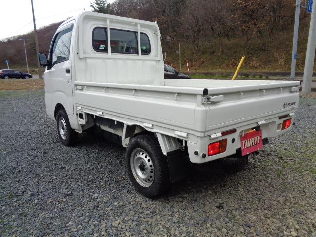 ハイゼットトラック スタンダード 4WD 5MT ABS エアコン パワステ レベライザー ラジオ 三方開 禁煙車 マッドガード 純正12インチホイール タイヤ深溝 シガーソケット(35枚目)