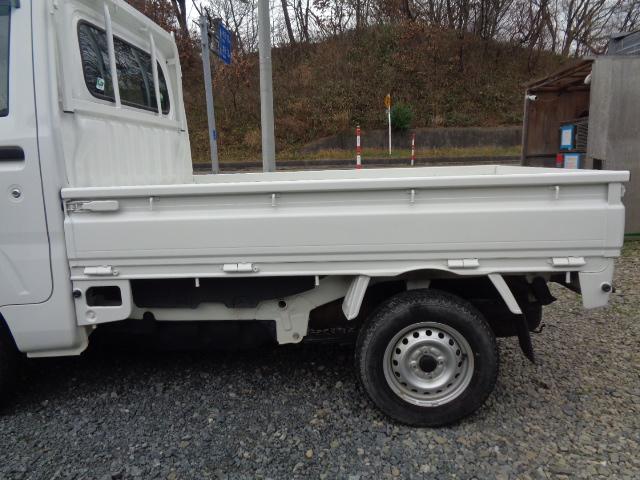 ハイゼットトラック スタンダード 4WD 5MT ABS エアコン パワステ レベライザー ラジオ 三方開 禁煙車 マッドガード 純正12インチホイール タイヤ深溝 シガーソケット(36枚目)